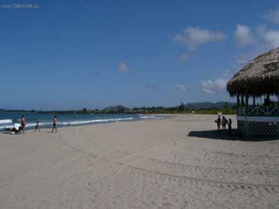 Foto: Honduras-Tela - pláž u hotelu Telamar
