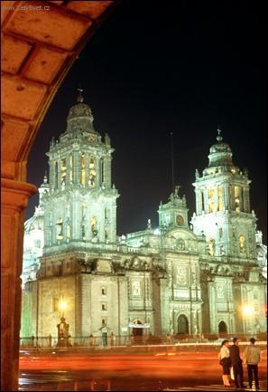 Foto: Mexiko-Mexico City - Katedrála na náměstí Zocalo