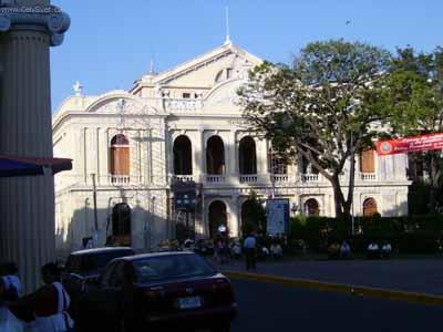 Foto: Salvador-Santa Ana - divadlo