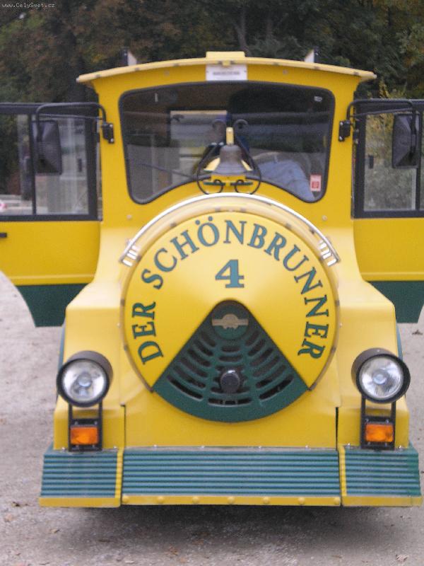 Foto: Der Schönbrunner-.. chcete řídit? Stačí nastoupit, za chvíli odjíždíme ..