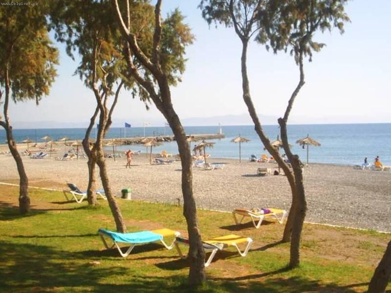 Foto: krásná pláž kousek od hotelu Edmark