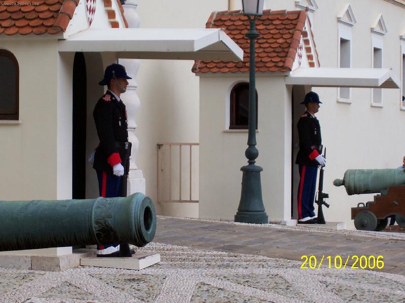 Foto: Monako-Střídání stráže u knížecího paláce.