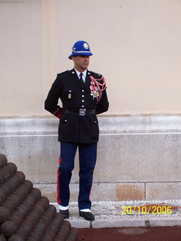 Foto: Monako-Střídání stráže u knížecího paláce.