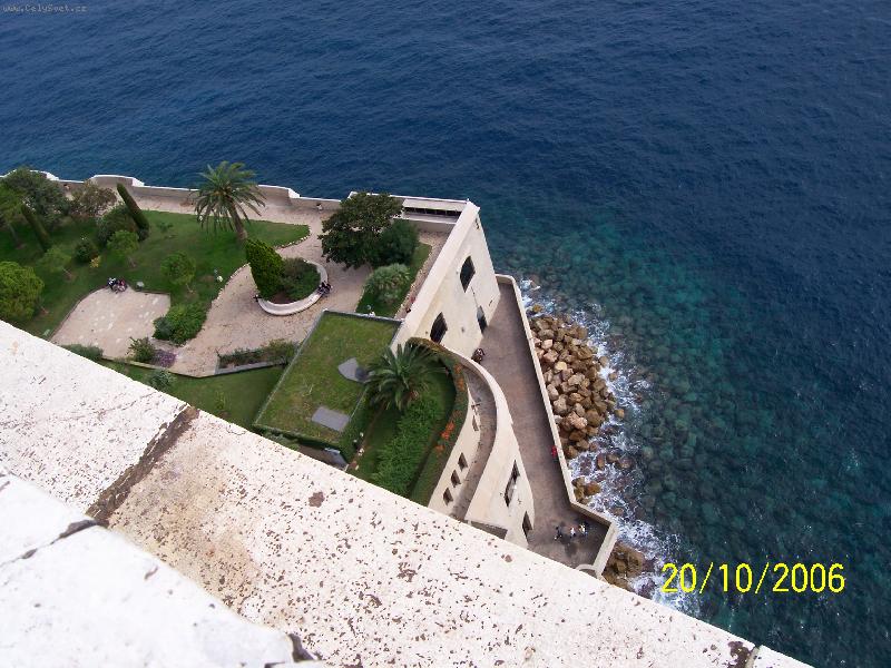 Foto: Monako-Pohled ze střechy Oceánografického muzea