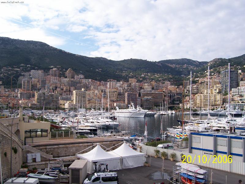 Foto: Monako-Přístav jachet v Monaku.