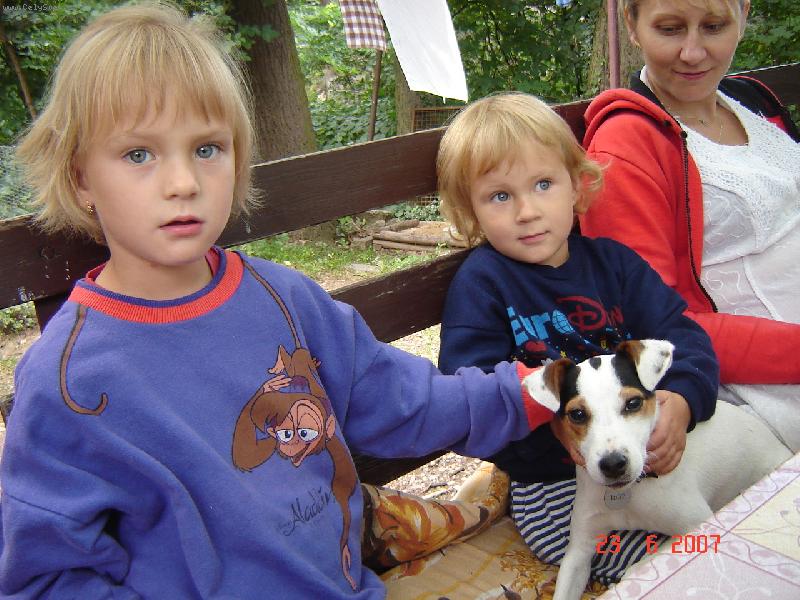 Foto: Agnes s dětmi