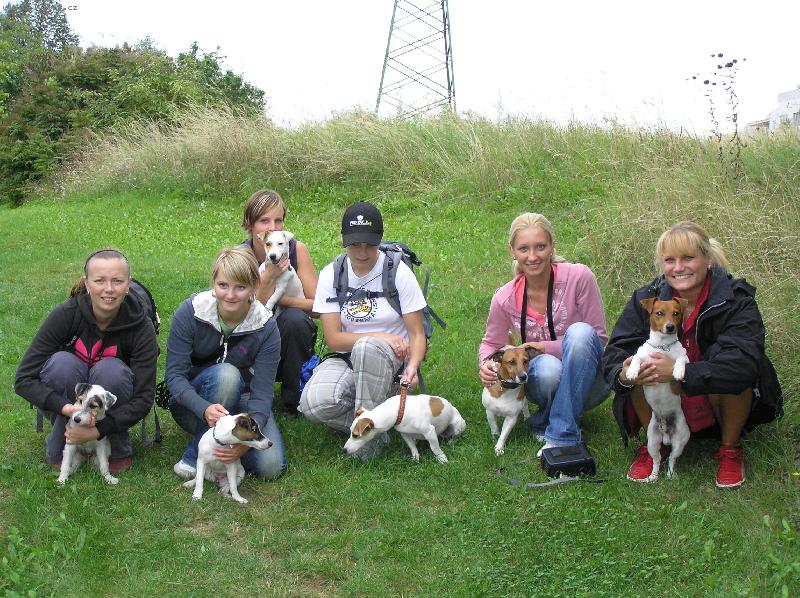 Foto: sraz JRT - venčení 2.9.2007-skupina