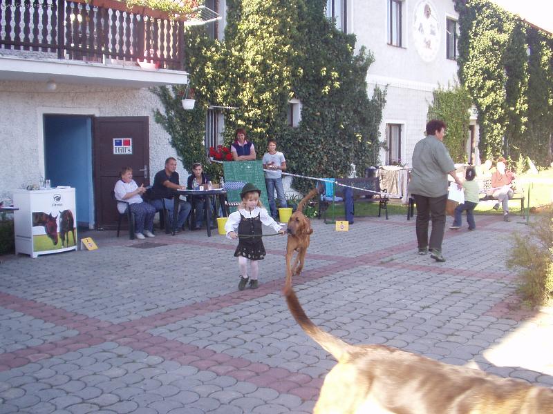 Foto: Malá vystavovatelka-Eliška s Esther Roborovski