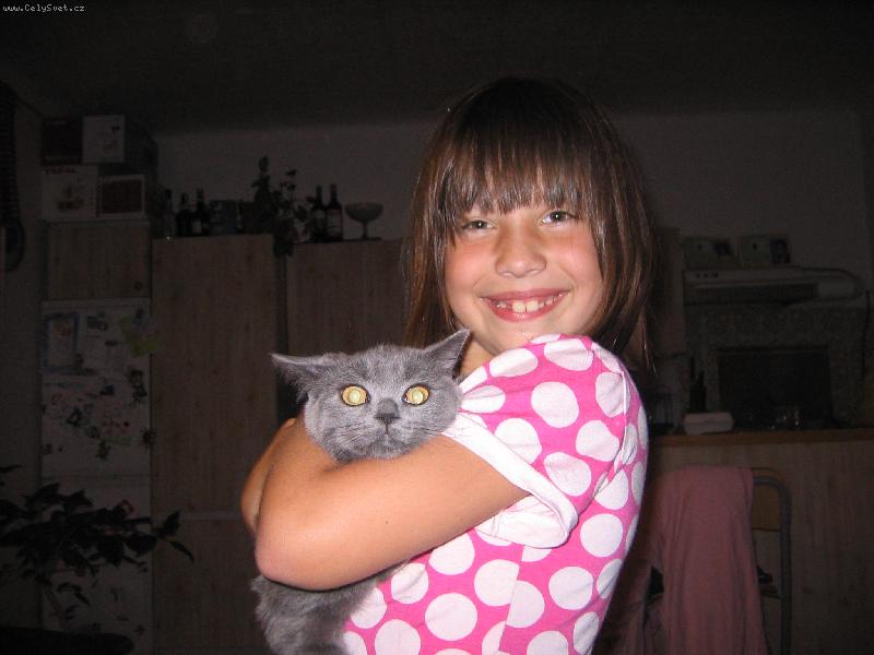 Foto: moje dvě štěstíčka-Dcerka s naší Elizabeth 4 měsíce