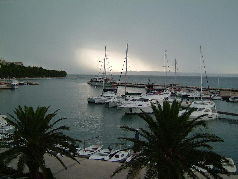 Foto: Baška Voda - před bouřkou