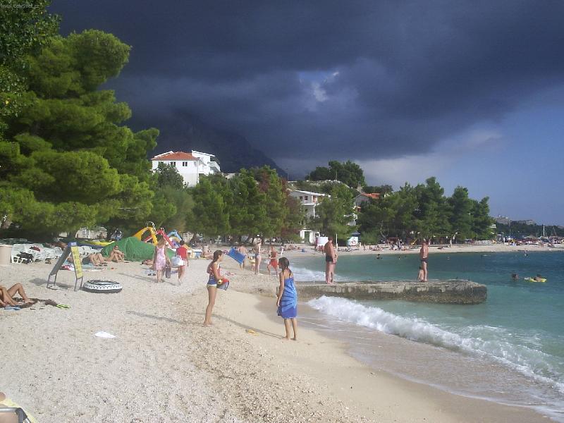 Foto: Baška Voda-Pláž-Klyd před bouří