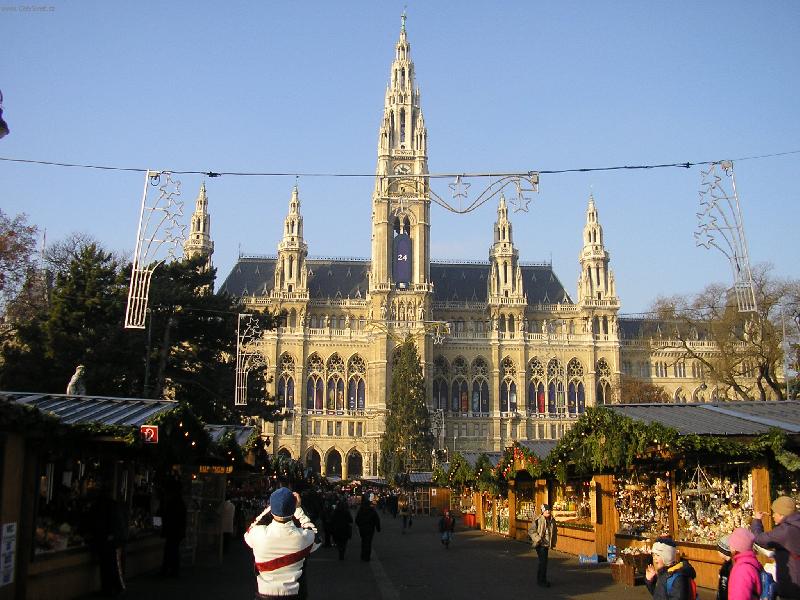 Foto: Vídeň-Radnice a předvánoční trhy