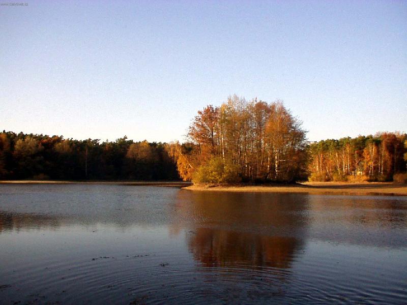 Foto: Podzim u rybníka-Hluboký u Holic