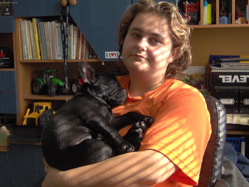 Foto: Naše Bettynka-...takhle se spínká nejlíp...