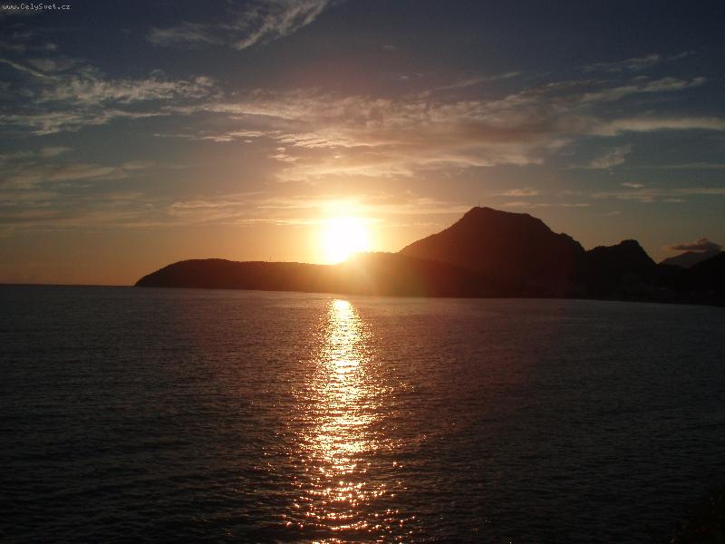 Foto: Západ slunce nad Sutomore