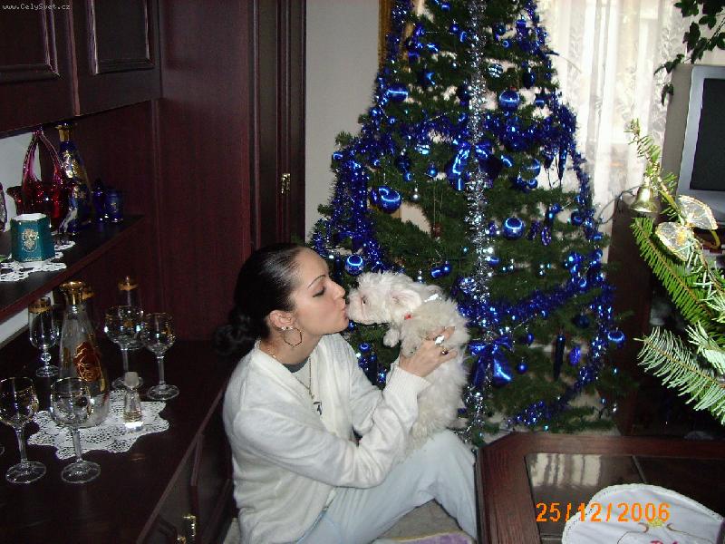 Foto: Aishinka ráda dává i pusinky