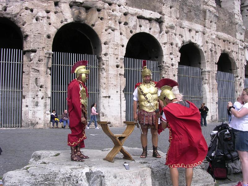 Foto: SOS-scéna z výletu pana Broučka tentokrát do středověké Itálie