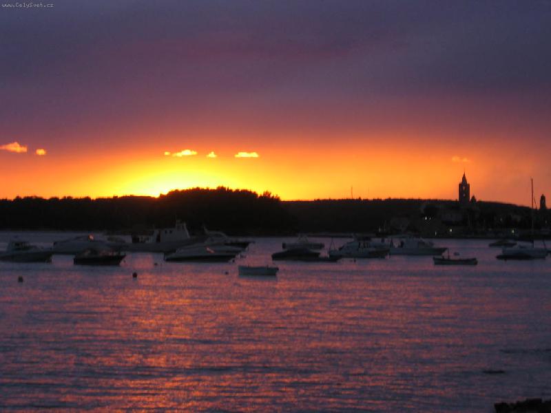 Foto: Západ Slunce na ostrovu RAB