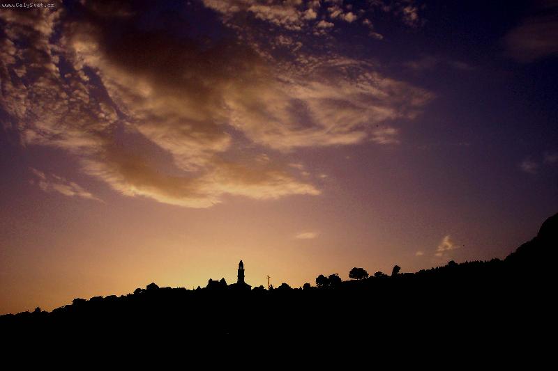 Foto: Igrane,malebné městečko na konci Makarské riviéry