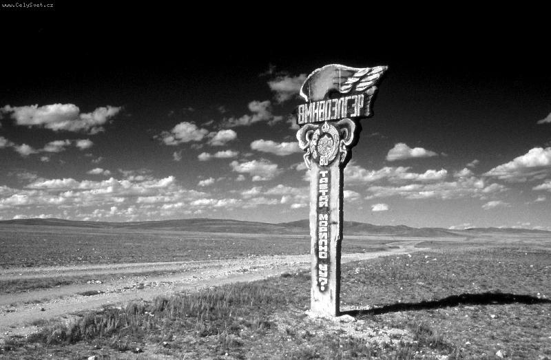 Foto: Vítejte v pustině-...stovky kilometrů kolem nic...