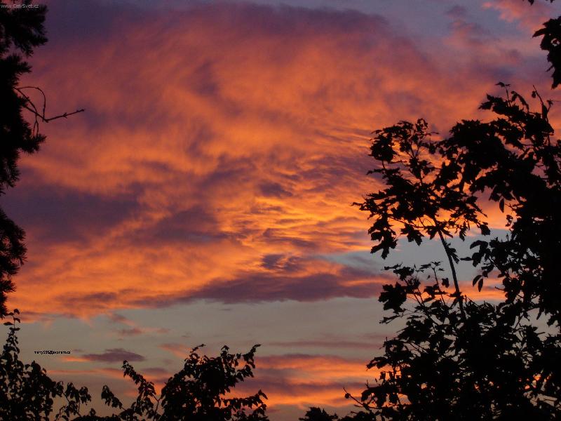 Foto: pekelná mračna-východ slunce