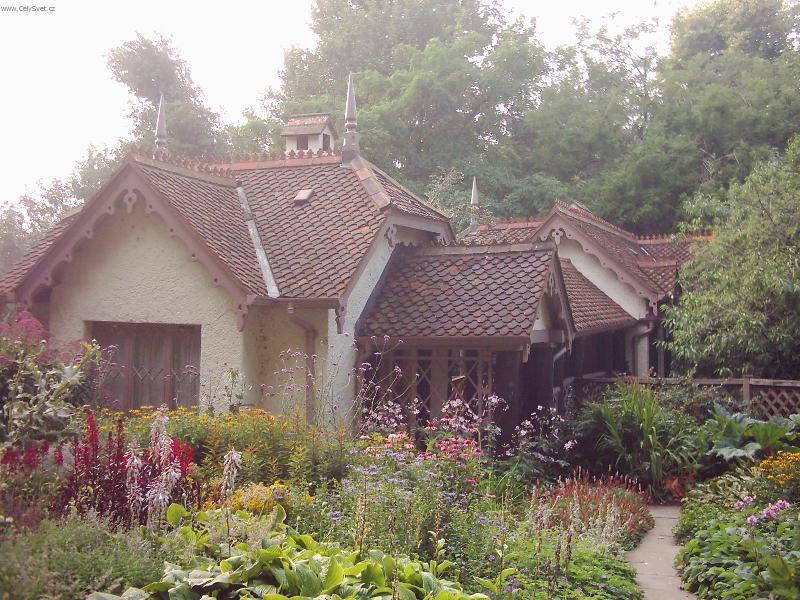 Foto: Domeček-takovýto domeček jsem objevila uprostřed Londýna; není kouzelný??