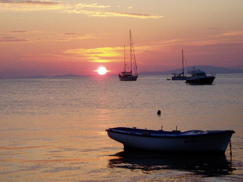 Foto: Západ slunce v Novalji