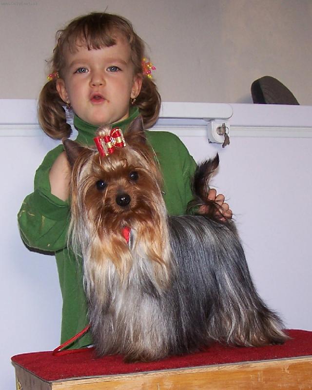 Foto: junioři :o)-mladá vystavovatelka Kačenka a Daneček