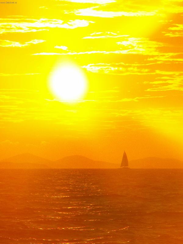 Foto: romantika-nádherný západ slunce