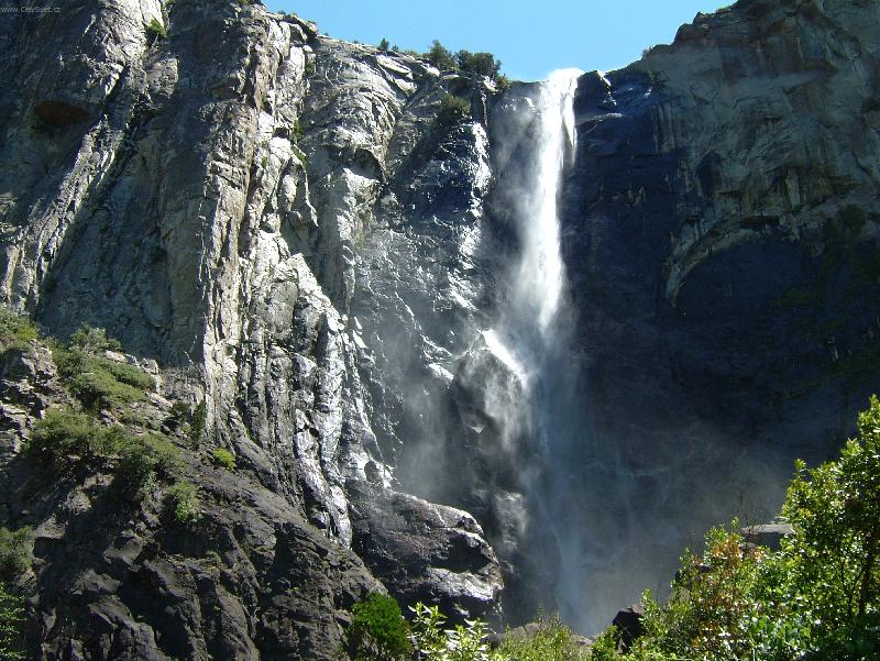 Foto: Vodopád ve větru-Yosemite - Kalifornie