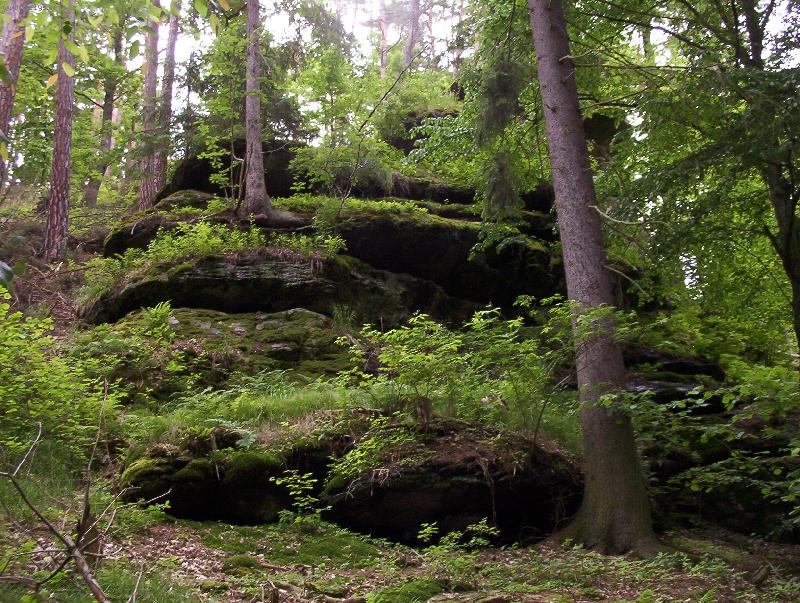 Foto: skalka-skalka nad řekou Lužnicí poblíž Bechyně