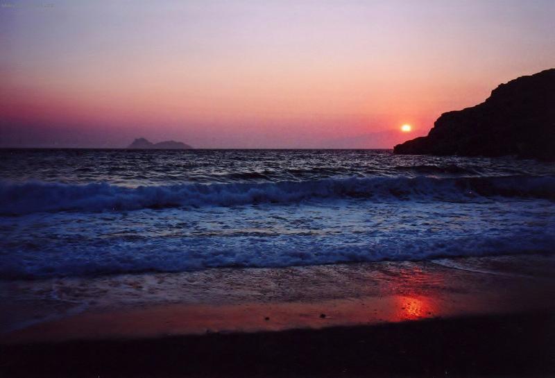 Foto: Rudý západ.-Kréta - Matala - západ slunce