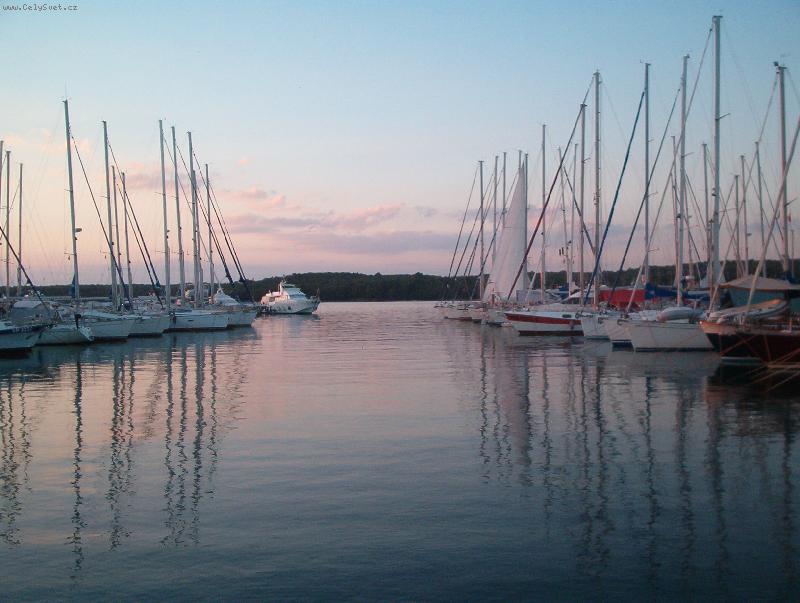 Foto: Marina usíná