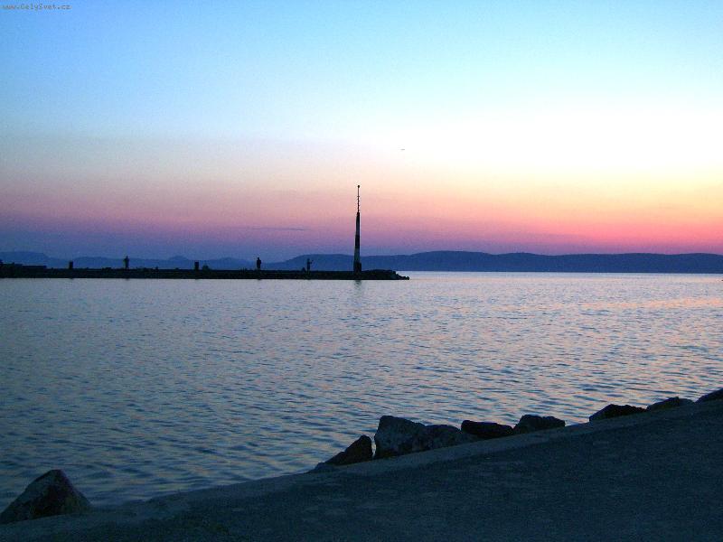Foto: Západ slunce v přístavu