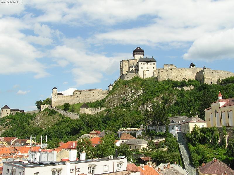 Foto: Trenčanský hrad-Trenčín - hrad rok 2005
