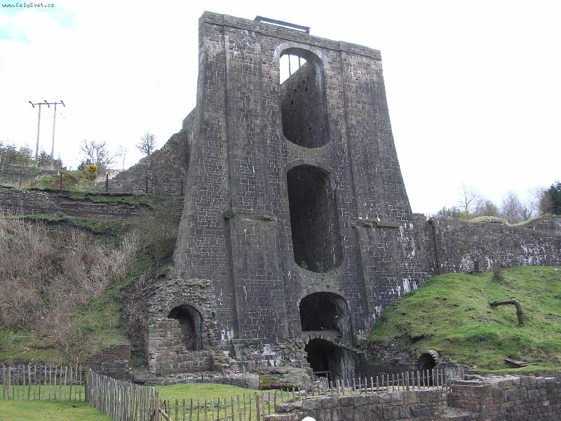 Foto: Starý uhelný důl ve Walesu