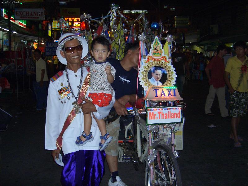 Foto: kolo-taxi na slavné Khao San Road v Bangkoku