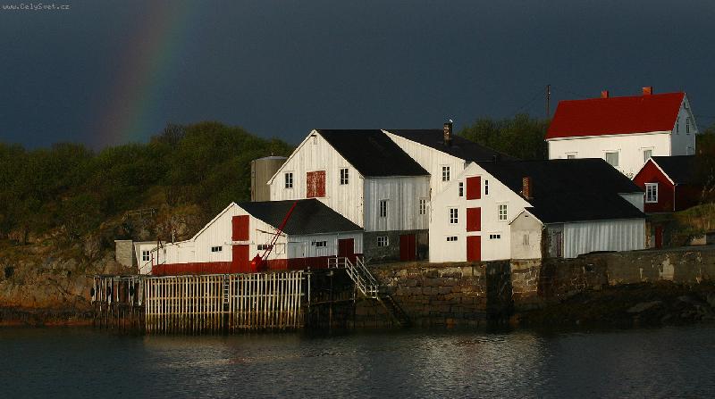 Foto: Architektura za polárním kruhem-městečko Henningsvear na lofotech v Norsku