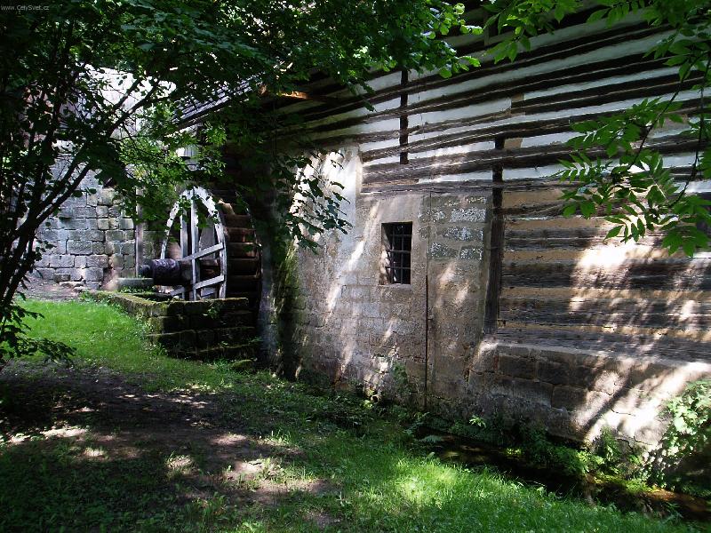 Foto: Kolo kolo mlýnský...-na procházce Českým rájem