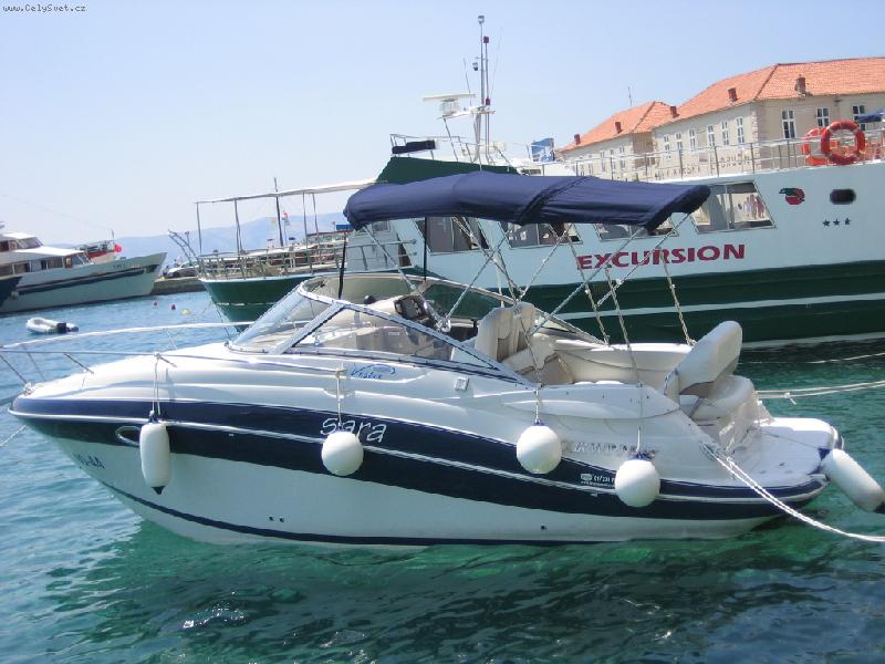 Foto: Větší člun