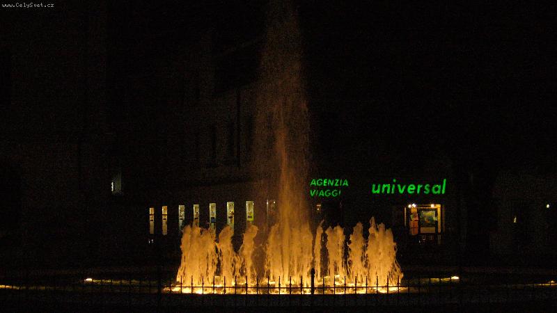 Foto: Monfalcone ll.-Fontána večer