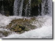 Koupel uprostřed vodopádu