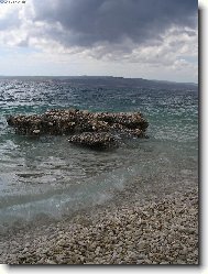 Pláž před bouřkou