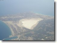 Solné jezero v Larnace z letadla