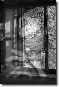 duchové přicházejí oknem