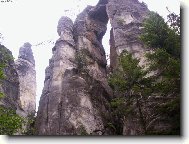 I skály se dokáží mazlit.