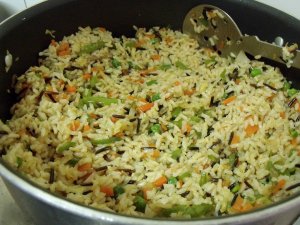 Recept online: Celozrnná rýže se zeleninou a tofu: Zeleninové rizoto s rýží basmati a tofu ochucené sójovou omáčkou