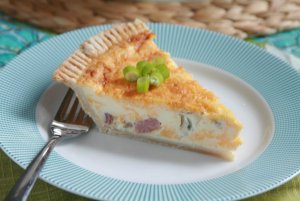 Recept online: Francouzský slaný koláč: Slaný koláč naplněný směsí vajec, slaniny a smetany