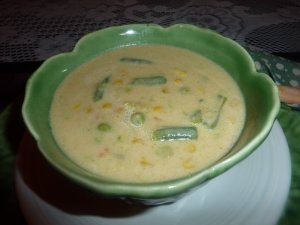 Recept online: Letní zeleninová polévka: Vychlazená letní mixovaná polévka z čerstvé okurky, rajčatové šťávy , papriky a koření