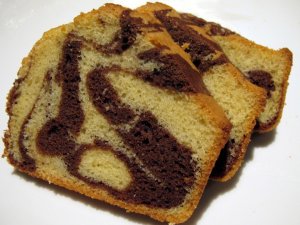 Recept online: Mramorová bábovka: Klasická bábovka ze dvou těst s kávovou polevou